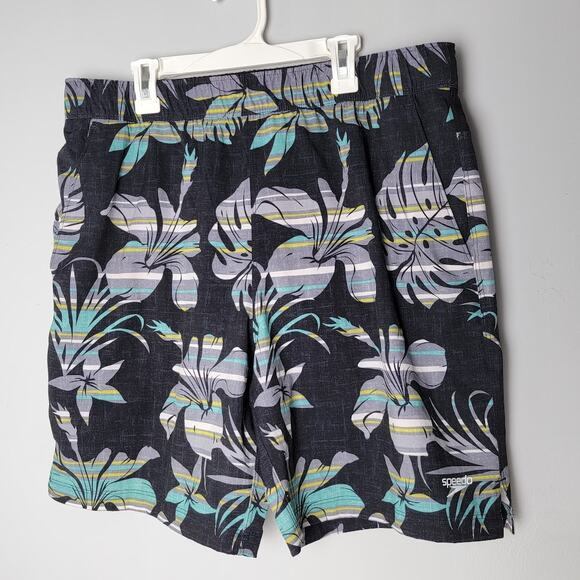 Speedo Medium Tropical Plumeria Swim Shorts Vibrant, Quick-Dry Comfort Beach - Picture 2 of 10